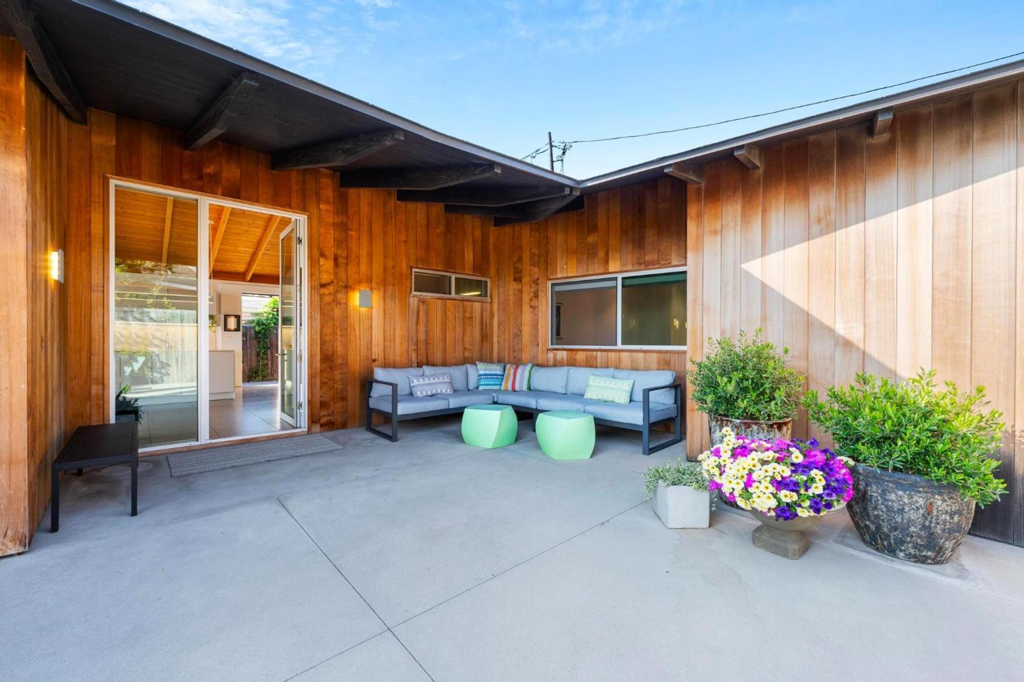 Holiday home B5407 Beachfront Modern