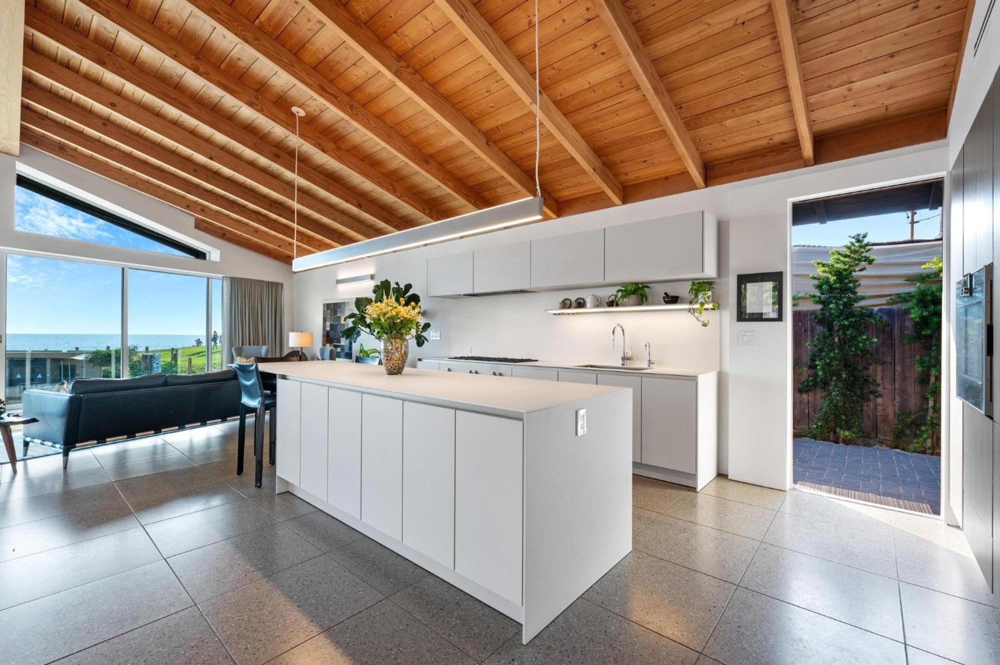 B5407 Beachfront Modern Holiday home San Diego